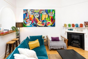Colourful Spacious Central 3BDR Balcony AC Parking Sydney